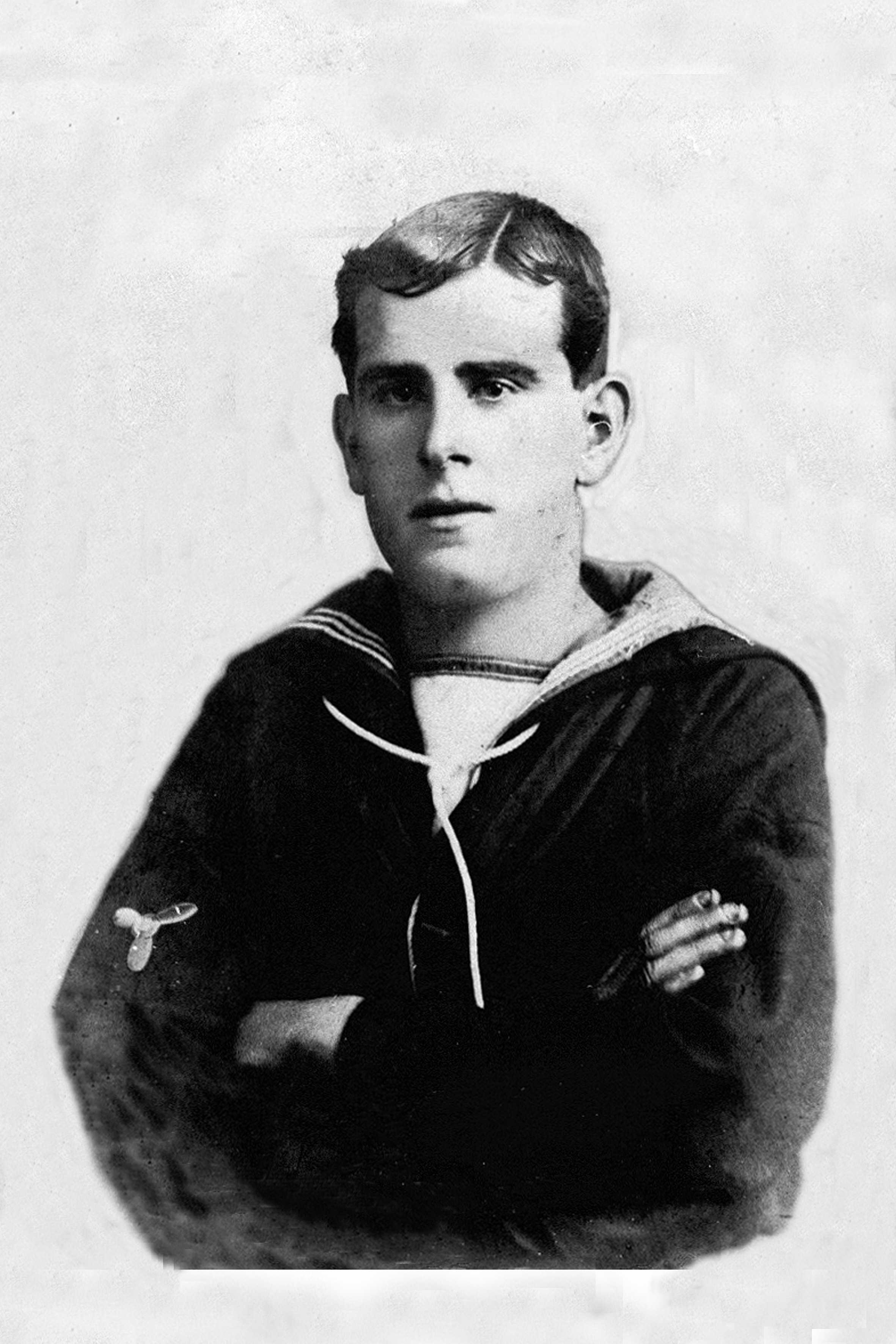 Photo of photos/Cecil McLennan crew of HMAS Sydney